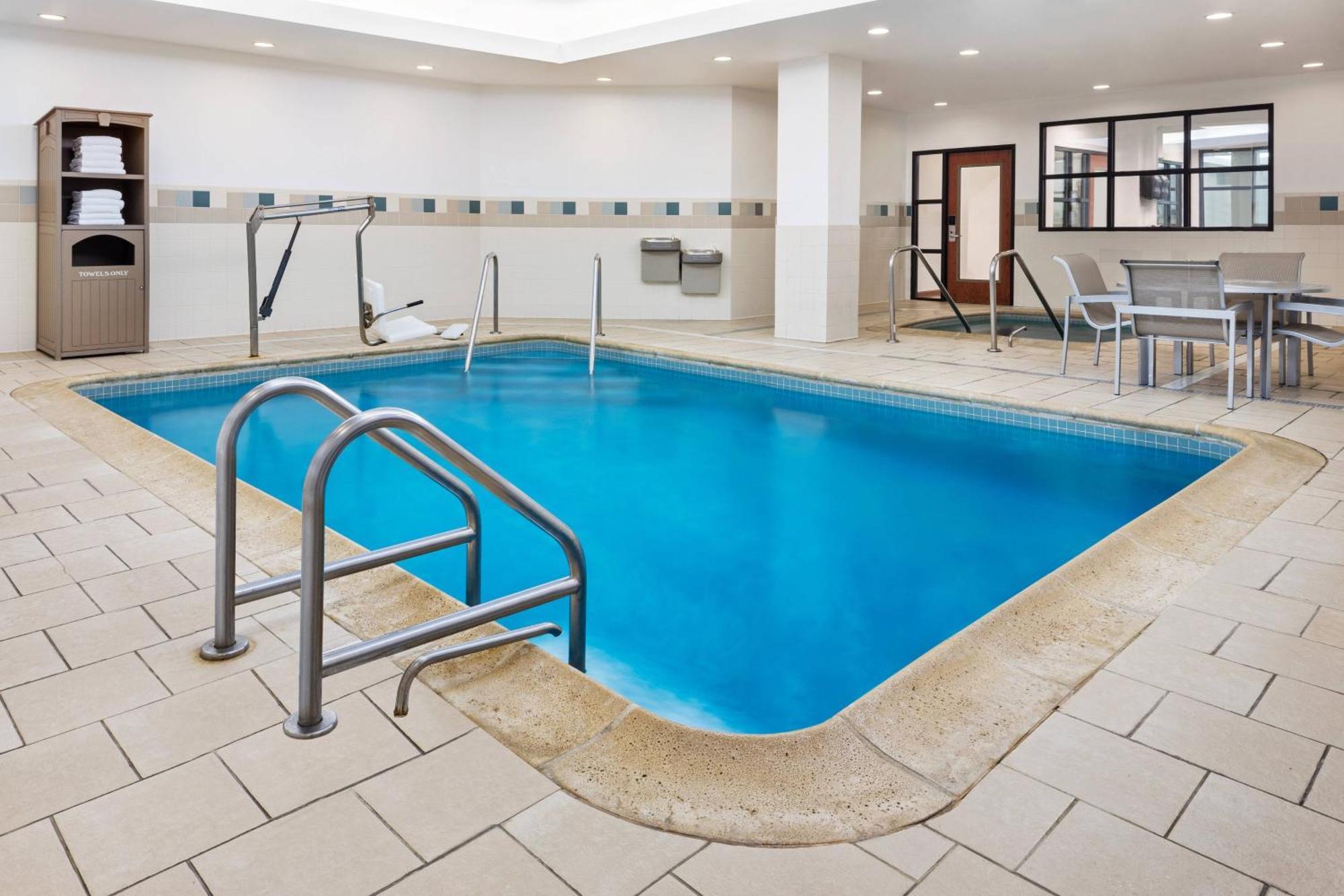 Courtyard By Marriott Stamford Downtown Hotell Eksteriør bilde