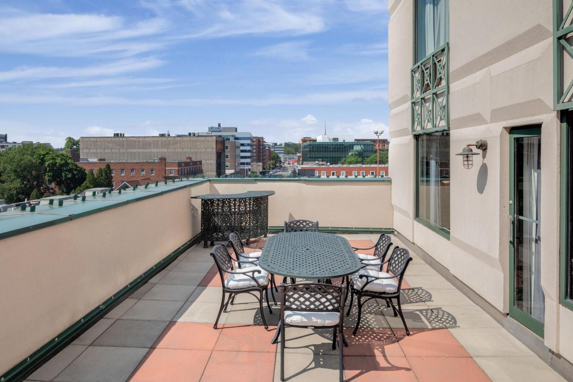 Courtyard By Marriott Stamford Downtown Hotell Eksteriør bilde