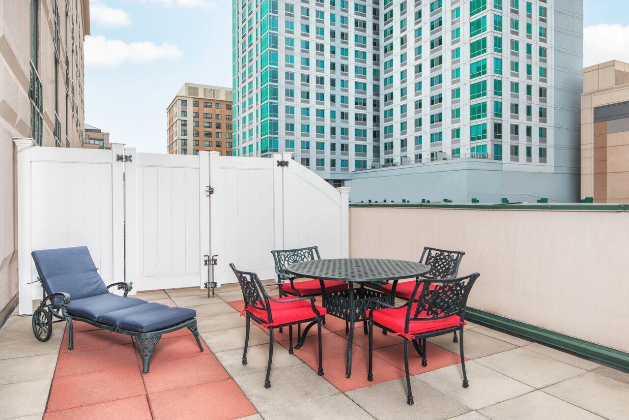 Courtyard By Marriott Stamford Downtown Hotell Eksteriør bilde